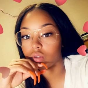 Meet your Posher, Kae